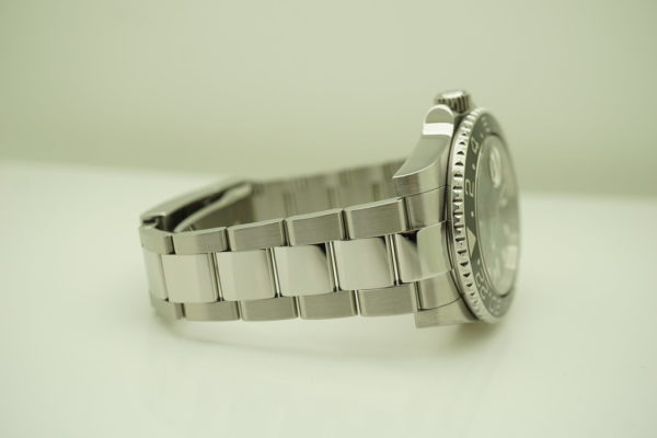 Rolex 116710 GMT MASTER II BLACK CERAMIC BEZEL V SERIAL FULL SET - Image 6