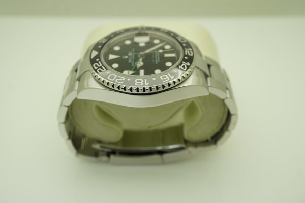 Rolex 116710 GMT MASTER II BLACK CERAMIC BEZEL V SERIAL FULL SET - Image 4