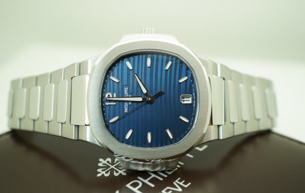 Patek PHILIPPE 7118/1A NAUTILUS STAINLESS STEEL BLUE DIAL AUTOMATIC 2020 FULL SET - Image 11