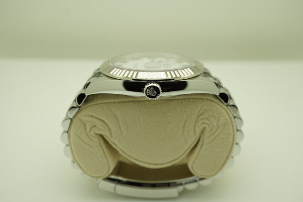 Rolex 126334 DATEJUST 41 FLUTED BEZEL WHITE ROMAN DIAL JUBILEE WARRANTY FULL SET - Image 3