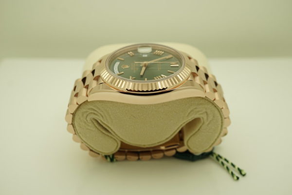 NEW Rolex 228235 DAY DATE 40 18K ROSE GOLD OLIVE GREEN ROMAN DIAL 2021 FULL SET - Image 4
