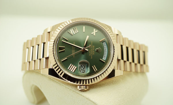 NEW Rolex 228235 DAY DATE 40 18K ROSE GOLD OLIVE GREEN ROMAN DIAL 2021 FULL SET - Image 9