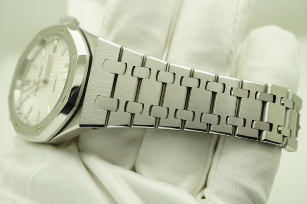 Audemars PIGUET ROYAL OAK 15450ST SILVER DIAL 37MM FULL SET - Image 5