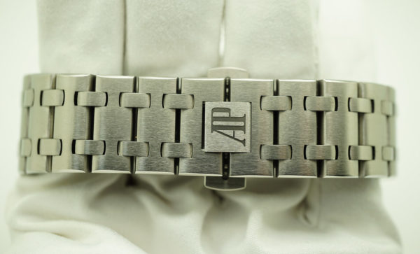 Audemars PIGUET ROYAL OAK OFFSHORE QEII CUP LIMITED EDITION TITANIUM 26474TI - Image 7