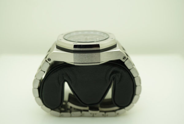 Audemars PIGUET ROYAL OAK OFFSHORE QEII CUP LIMITED EDITION TITANIUM 26474TI - Image 4