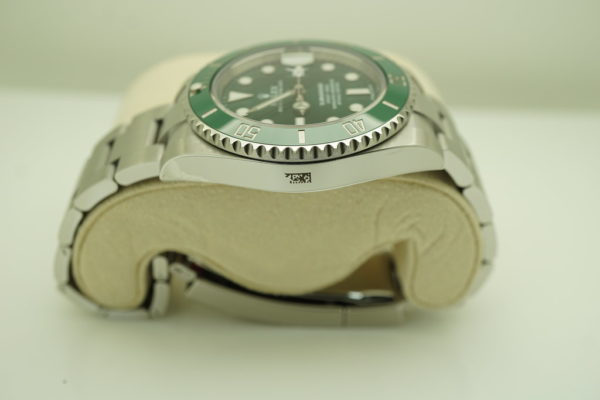 Rolex 116610LV SUBMARINER HULK GREEN DIAL 2020 WARRANTY FULL SET - Image 4