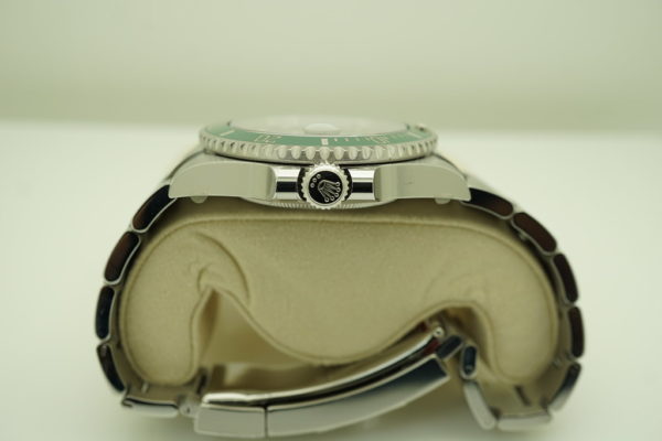 Rolex 116610LV SUBMARINER HULK GREEN DIAL 2020 WARRANTY FULL SET - Image 3