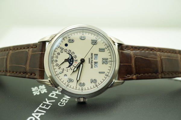 Patek PHILIPPE 5320G PERPETUAL CALENDAR WHITE GOLD CREAM DIAL COMPLETE SET - Image 8