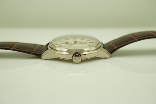 Patek PHILIPPE 5320G PERPETUAL CALENDAR WHITE GOLD CREAM DIAL COMPLETE SET - Image 3