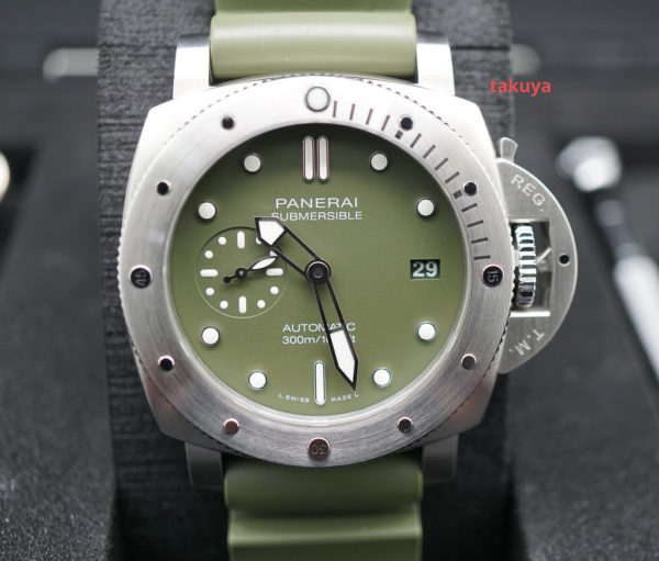 Panerai PAM 1055 SUBMERSIBLE VERDE MILITARE GREEN DIAL 42MM 2020 WARRANTY FULL SET