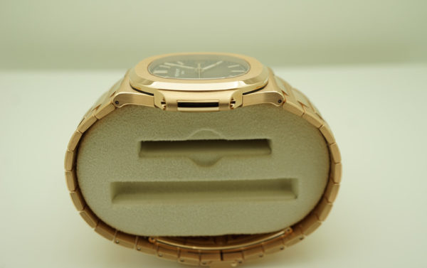 BRAND NEW Patek PHILIPPE 5711/1R 18K ROSE GOLD NAUTILUS BROWN DIAL 2021 FULL SET - Image 4