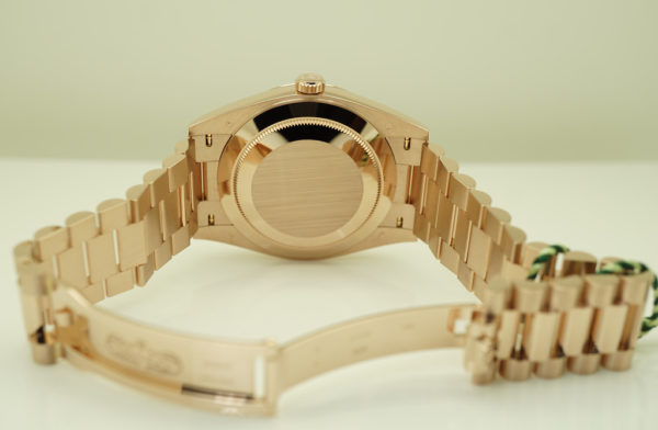 NEW Rolex 228235 DAY DATE 40 18K ROSE GOLD OLIVE GREEN ROMAN DIAL 2021 FULL SET - Image 8