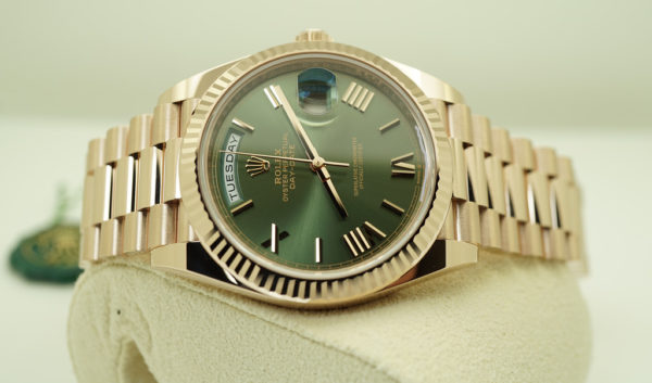 NEW Rolex 228235 DAY DATE 40 18K ROSE GOLD OLIVE GREEN ROMAN DIAL 2021 FULL SET - Image 10