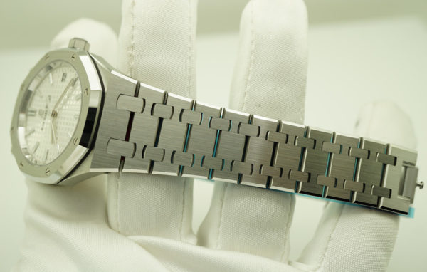 BRAND NEW Audemars PIGUET ROYAL OAK 77350ST WHITE DIAL 34MM 2021 COMPLETE SET - Image 5