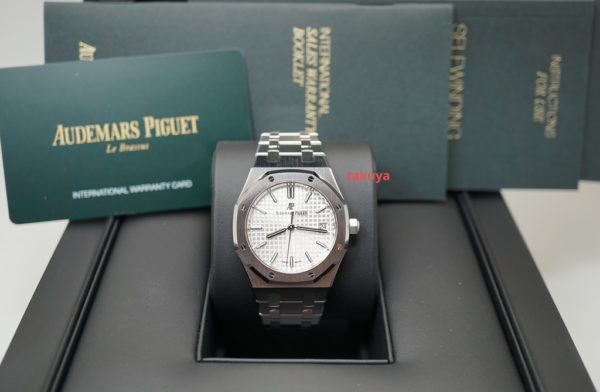 BRAND NEW Audemars PIGUET ROYAL OAK 77350ST WHITE DIAL 34MM 2021 COMPLETE SET - Image 2