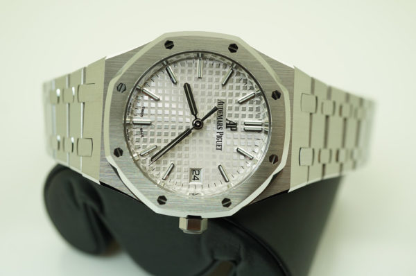BRAND NEW Audemars PIGUET ROYAL OAK 77350ST WHITE DIAL 34MM 2021 COMPLETE SET - Image 10