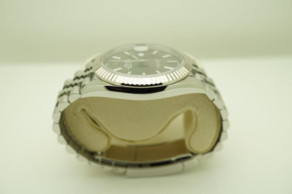 Rolex 126334 DATEJUST 41 FLUTED BEZEL RHODIUM DIAL JUBILEE WARRANTY FULL SET - Image 4