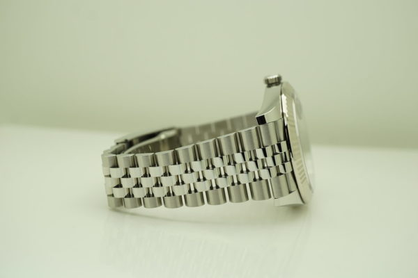 Rolex 126334 DATEJUST 41 FLUTED BEZEL BLACK DIAL JUBILEE WARRANTY FULL SET - Image 6