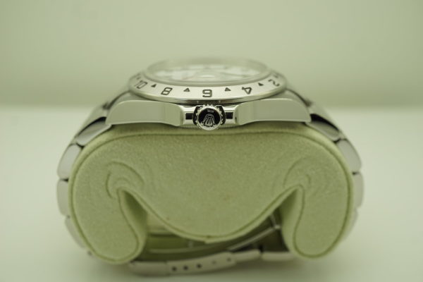 Rolex 16570 EXPLORER II 40MM POLAR DIAL V SERIAL 3186 MOVEMENT ENGRAVED REHAUL - Image 3