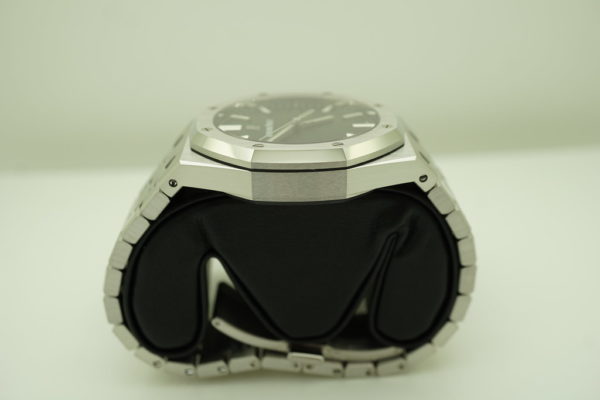 Audemars PIGUET ROYAL OAK 15500ST BLACK DIAL 41MM 2021 WARRANTY COMPLETE SET - Image 4