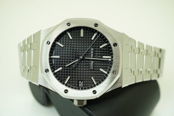 Audemars PIGUET ROYAL OAK 15500ST BLACK DIAL 41MM 2021 WARRANTY COMPLETE SET - Image 9