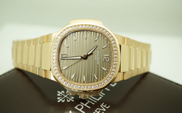 NIB Patek PHILIPPE 7118/1200R NAUTILUS ROSE GOLD DIAMOND BEZEL 2021 FULL SET - Image 10