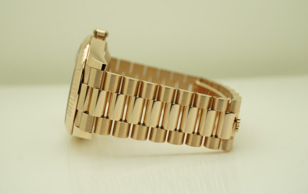 Rolex 228235 DAY DATE 40 18K ROSE GOLD OLIVE GREEN ROMAN DIAL 2019 FULL SET - Image 5