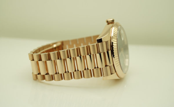 Rolex 228235 DAY DATE 40 18K ROSE GOLD OLIVE GREEN ROMAN DIAL 2019 FULL SET - Image 6
