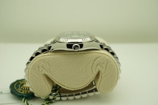 BRAND NEW Rolex 278274 DATEJUST 31 MINT GREEN DIAL 18K FLUTED BEZEL JUBILEE BAND 2021 FULL SET - Image 3