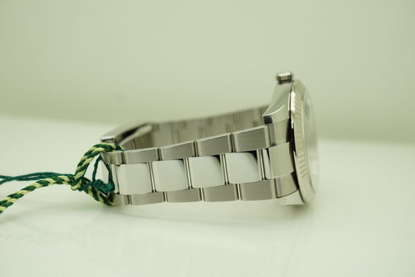 BRAND NEW Rolex 126334 DATEJUST 41 FLUTED BEZEL BLUE DIAMOND DIAL 2021 FULL SET - Image 6