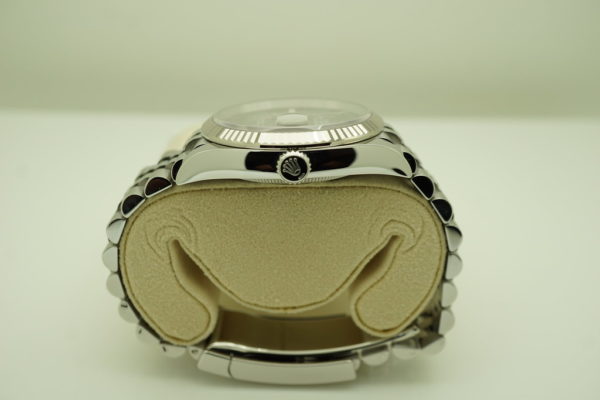 Rolex 126234 DATEJUST FLUTED BEZEL WIMBLEDON DIAL JUBILEE BAND 2021 FULL SET - Image 3