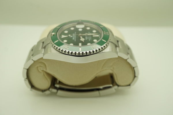 Rolex 116610LV SUBMARINER HULK GREEN DIAL BEZEL 2018 WARRANTY FULL SET - Image 4