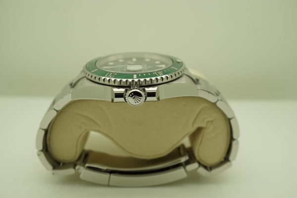 Rolex 116610LV SUBMARINER HULK GREEN DIAL BEZEL 2018 WARRANTY FULL SET - Image 3