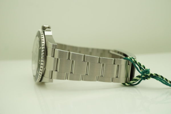 NEW Rolex 124060 SUBMARINER NO DATE 41MM 2021 WARRANTY COMPLETE SET - Image 5