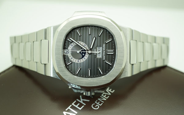 Patek PHILIPPE 5726/1A NAUTILUS ANNUAL CALENDAR GREY DIAL BRACELET 2019 FULL SET - Image 10