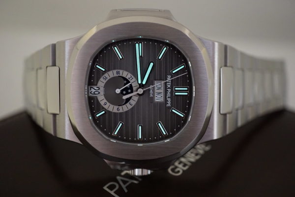 Patek PHILIPPE 5726/1A NAUTILUS ANNUAL CALENDAR GREY DIAL BRACELET 2019 FULL SET - Image 12