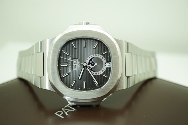 Patek PHILIPPE 5726/1A NAUTILUS ANNUAL CALENDAR GREY DIAL BRACELET 2019 FULL SET - Image 11