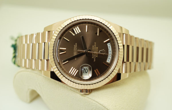 BRAND NEW Rolex 228235 DAY DATE 40 18K ROSE GOLD CHOCOLATE ROMAN DIAL 2021 FULL SET - Image 9