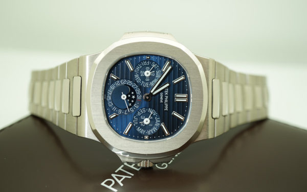 Patek PHILIPPE 5740 NAUTILUS PERPETUAL CALENDAR 18K WHITE GOLD BLUE DIAL 2021 COMPLETE SET - Image 10