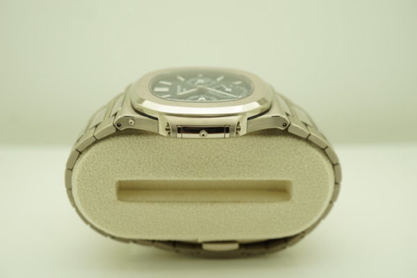 Patek PHILIPPE 5740 NAUTILUS PERPETUAL CALENDAR 18K WHITE GOLD BLUE DIAL 2021 COMPLETE SET - Image 4