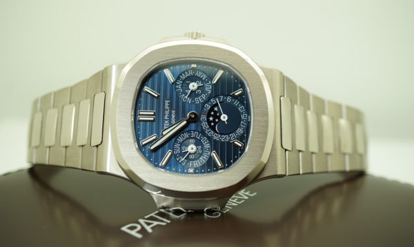 Patek PHILIPPE 5740 NAUTILUS PERPETUAL CALENDAR 18K WHITE GOLD BLUE DIAL 2021 COMPLETE SET - Image 11