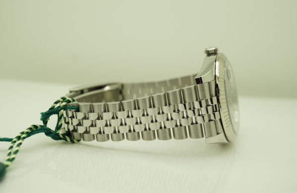 BRAND NEW Rolex 126334 DATEJUST 41 FLUTED BEZEL BLUE STICKS DIAL JUBILEE BAND 2021 FULL SET - Image 6