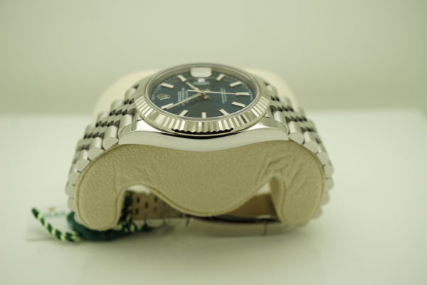 BRAND NEW Rolex 126334 DATEJUST 41 FLUTED BEZEL BLUE STICKS DIAL JUBILEE BAND 2021 FULL SET - Image 4