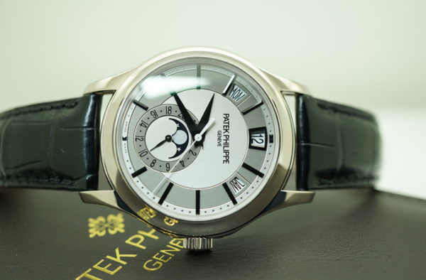 Patek PHILIPPE 5205G ANNUAL CALENDAR 18K WHITE GOLD RHODIUM DIAL DEPLOYANT CLASP - Image 8