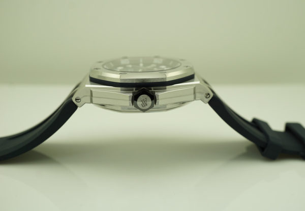 BRAND NEW Audemars PIGUET ROYAL OAK OFFSHORE DIVER 15720ST BLUE DIAL NEW MODEL 2021 - Image 3