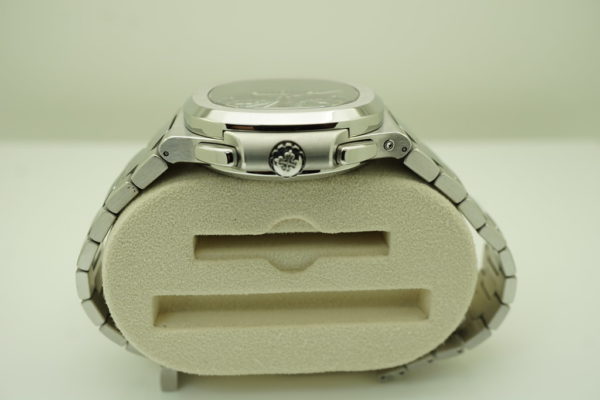 Patek PHILIPPE 5990/1A NAUTILUS CHRONOGRAPH TRAVEL TIME 2018 COMPLETE SET - Image 3