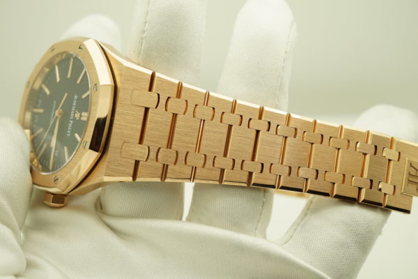 Audemars PIGUET ROYAL OAK 15400OR 18K ROSE GOLD BLUE DIAL 41MM FULL SET - Image 6
