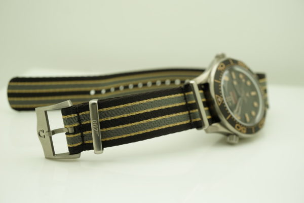 MINT Omega SEAMASTER DIVER 300M 007 JAMES BOND EDITION TITANIUM 2021 FULL SET - Image 5