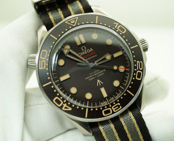 MINT Omega SEAMASTER DIVER 300M 007 JAMES BOND EDITION TITANIUM 2021 FULL SET - Image 6