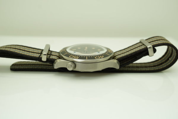 MINT Omega SEAMASTER DIVER 300M 007 JAMES BOND EDITION TITANIUM 2021 FULL SET - Image 3